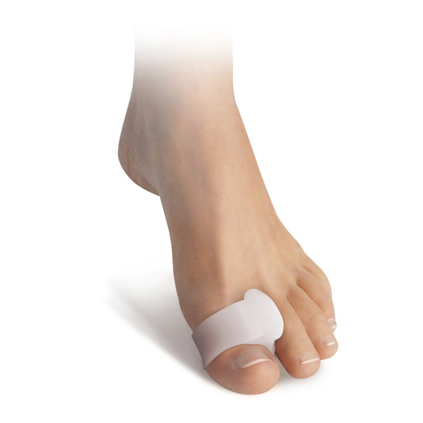 Gelinis tarpupirštis su žiedu uždėtas ant pėdos piršto, atskiria pirštus ir suteikia komfortą